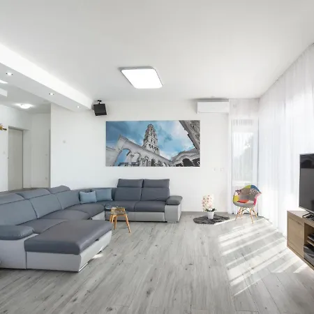 Morena Villa