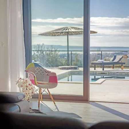 Morena Villa